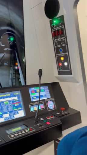 Practice makes perfect! Ever wonder how Metro railcar operators learn to navigate the system? It starts with a minimum of 616 hours of training. After completing classroom and practical instruction, operators step into our advanced train simulators, which recreate the experience of driving a train and prepares them for real-life conditions on the rails. They practice a variety of skills, including precision station stopping, vehicle control, and troubleshooting. Weather conditions and timing delays are some of the many things that operators need to consider when they’re behind the wheel, or should we say at the controls! It's all part of the preparation that keeps Metro running every day. 🚇