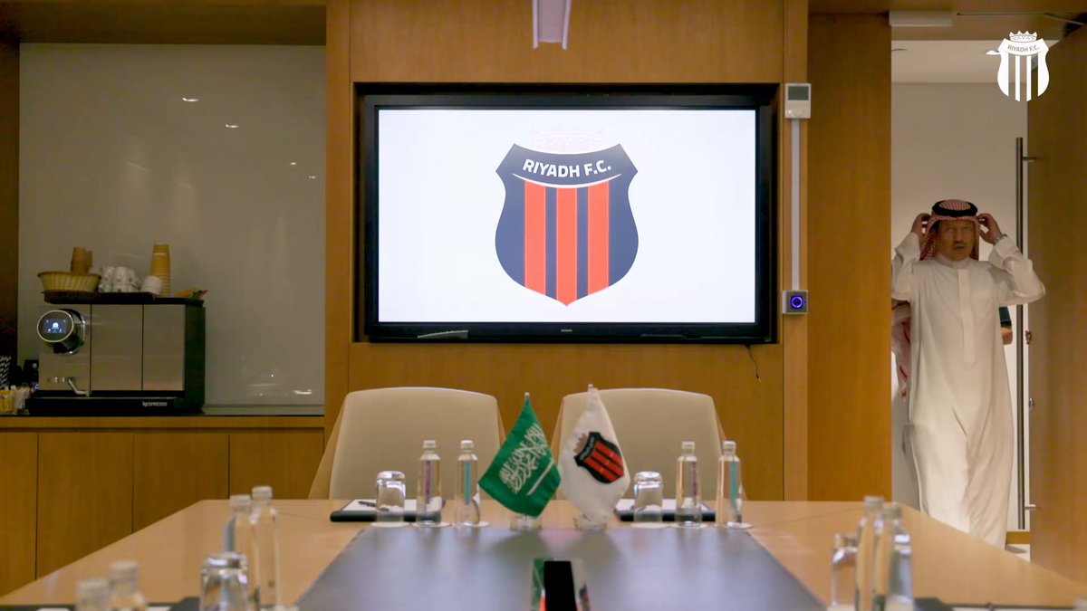 🎬 من الإعلان إلى التوقيع.. محمود ترزيقيه ✍🏼 #الرياض #صيفية_الرياض