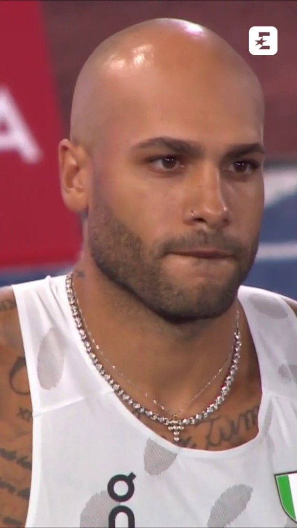 Abbiamo il cuore a pezzi 💔💔💔 La finale di Marcell Jacobs termina nel peggiore dei modi: il campione olimpico a Tokyo 2020, si ferma praticamente dopo 50 metri e chiude la gara regina al settimo posto in 12"26. Probabilmente la causa è un fastidio all'adduttore. Un vero peccato dopo l'ottima semifinale disputata! Ali chiude al sesto posto. Speriamo niente di grave per Marcell 🫂 #EuropeanAthletics #Birmingham2026