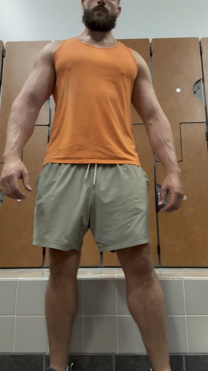 Tiny gym, solid workout #flex #muscle #gym