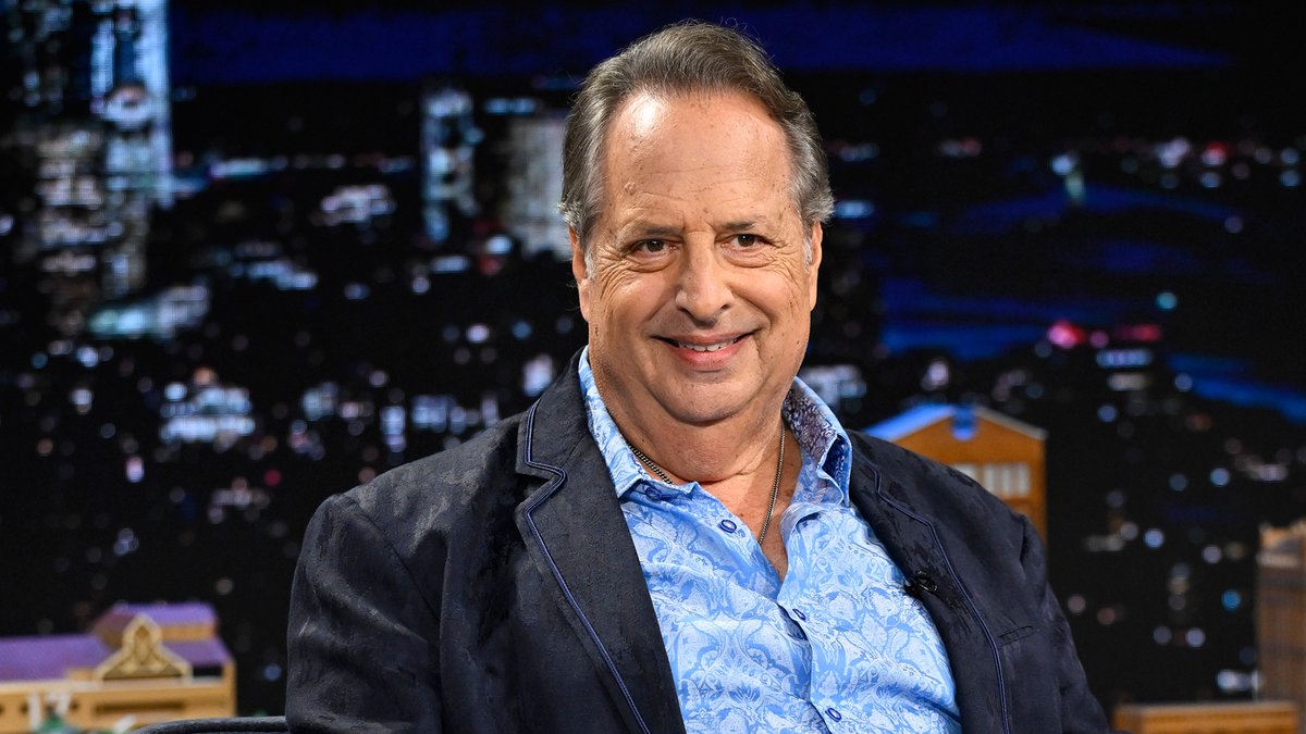 .Jon Lovitz closes out his interview with a performance of “Tomorrow” from Annie to celebrate his new movie Don’t Say Good Luck 😂 #FallonTonight