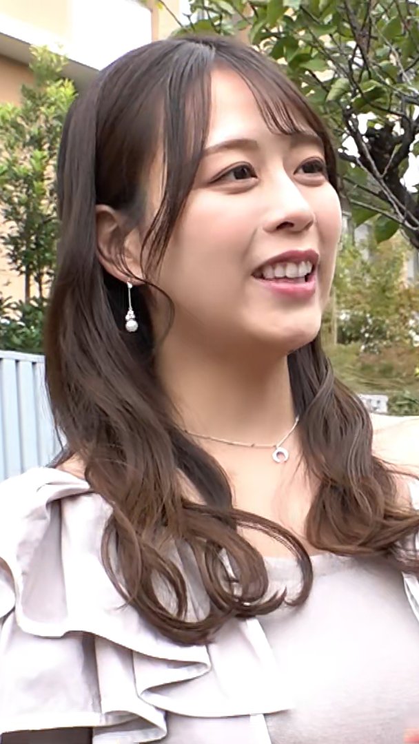 移動中の人妻さんにインタビュー