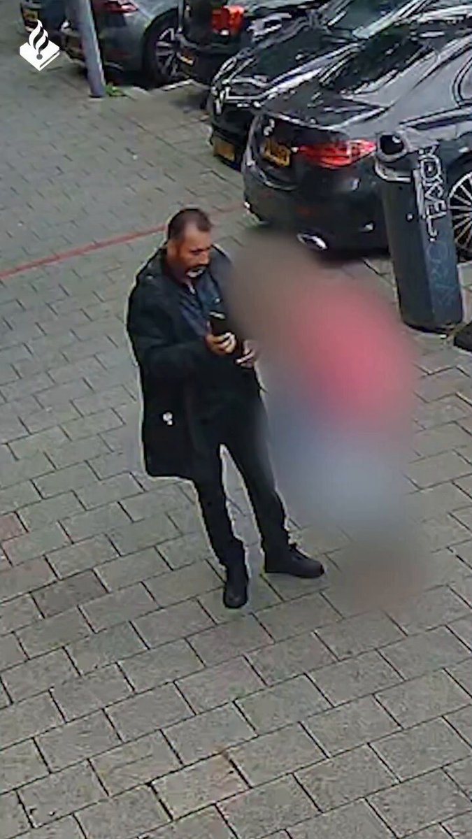 Op 6 juni wordt een vrouw seksueel misbruikt in de omgeving van het Zuiderpark in Rotterdam. Gelukkig hebben we beelden waarop de verdachte te zien is. Op de beelden is te zien dat de man het slachtoffer meeneemt.