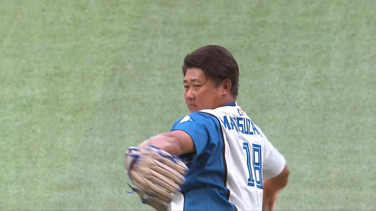 【始球式】 平成の怪物として日本中の野球ファンを熱狂させた 松坂大輔 さんがエスコンフィールドに降臨!✨ ライオンズのユニフォームで登場するも、、⁉👀 投球の際にはファイターズのユニフォームで行いました!⚾