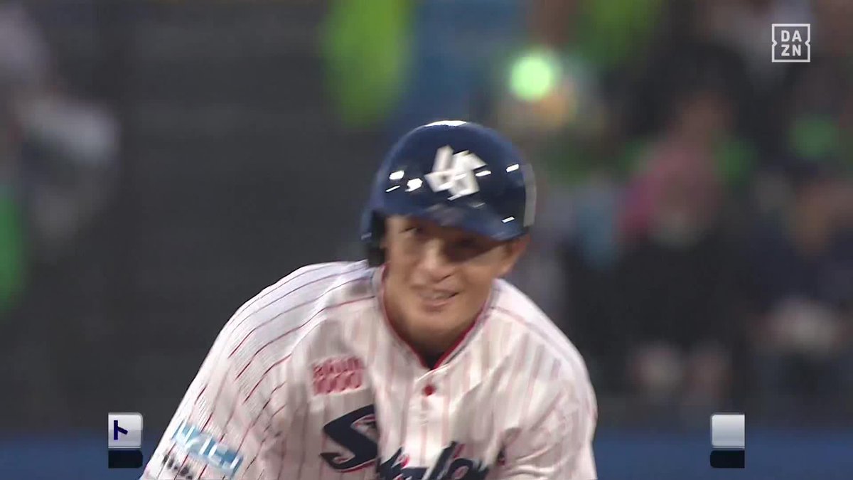 塁上で笑顔 本日3番スタメン 宮本丈 先制タイムリー2ベース ⚾️ヤクルト×広島 #swallows #だったらDAZN