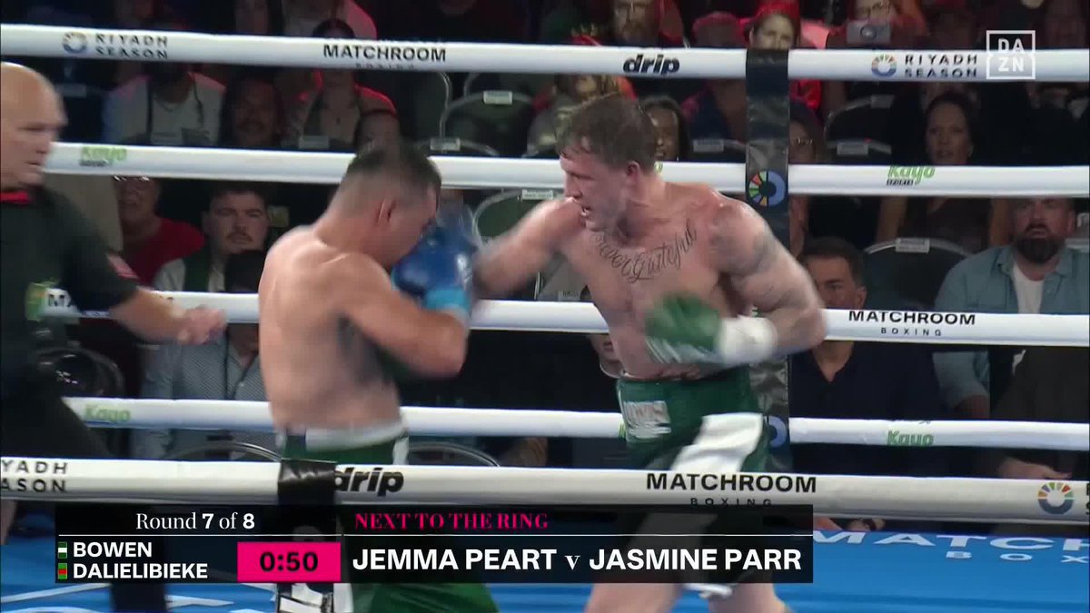 INCREDIBLE finish to a great fight as Bowen gets the stoppage! 💥 #TeremoanaSavage | Live now on DAZN ▪️