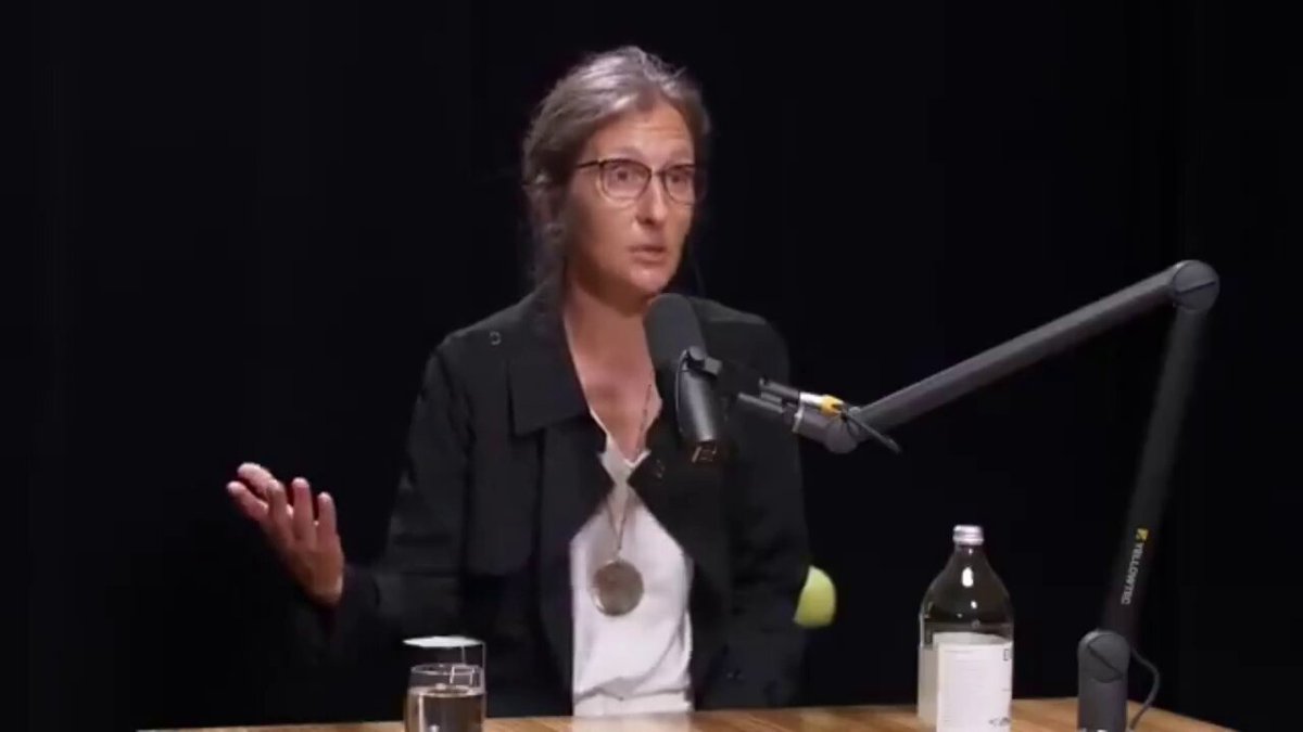 A Stanford psychiatrist demonstrated that living without pain or boredom is a major cause of depression and anxiety. She revealed 5 habits you do every day that destroy your brain: ↓↓ 1. Grabbing your phone at the slightest discomfort.