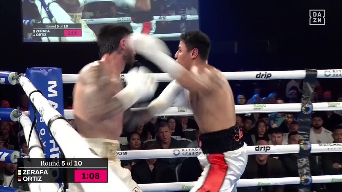 Co-main heating up at halfway ♨️ #TeremoanaSavage | Live now on DAZN ▪️