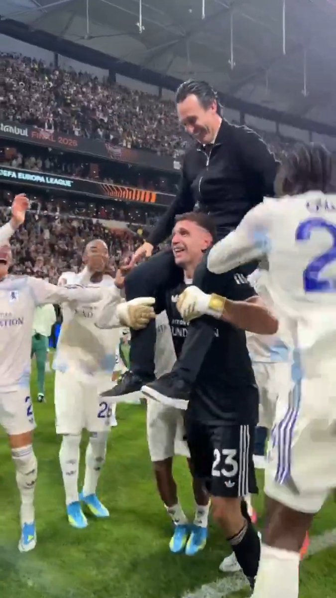 Emi Martínez incoming... 😂 #SuperCup