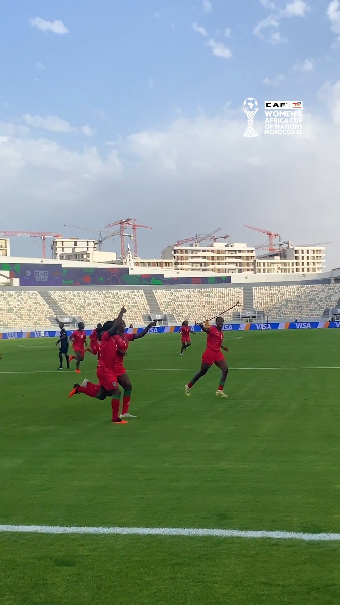 Tabitha Chawinga opens the scoring with a stunner! 🇲🇼🤩 #TotalEnergiesWAFCON2026