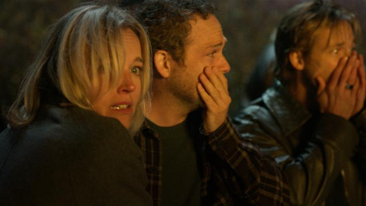 Ga er alvast maar goed voor zitten, want niets is wat het lijkt in De Eetclub. 🫣 Vanaf 10 september op Netflix.