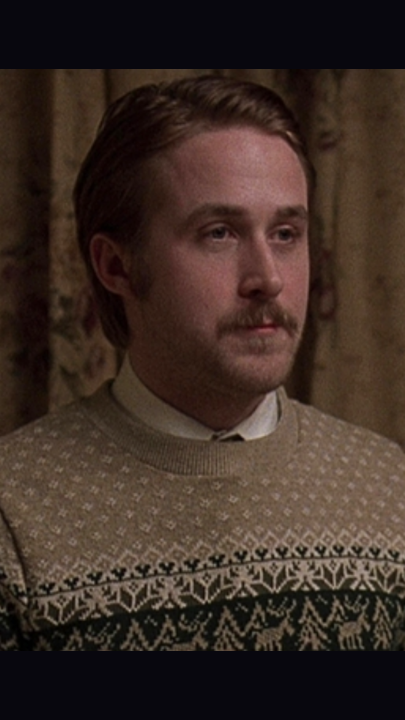 To help Ryan Gosling stay in character on the set of Lars and the Real Girl (2007), the doll was treated exactly as the characters treat her in the film. She had her own trailer, was dressed privately, and only appeared on set for the scenes she was in.