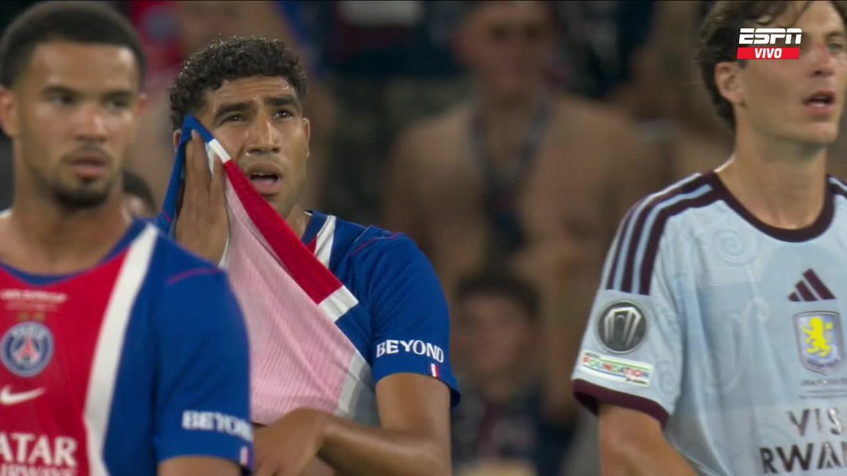 Brian Madjo (17 años) sorprendió a todos en las tribunas y marcó el 1-1 de Aston Villa vs. PSG en la Supercopa. 🤯 📺 Mirá la #SuperCup por #DisneyPlus Plan Premium