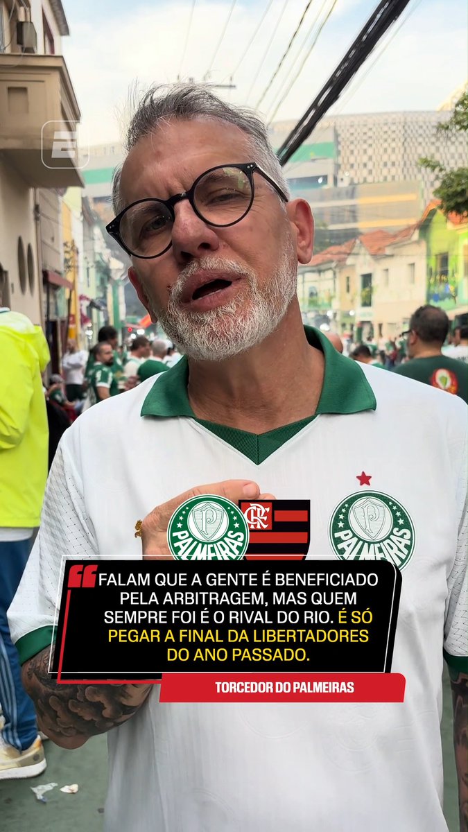 BENEFICIADO? 👀🫣 Esse torcedor do Palmeiras falou que o favorecido pela arbitragem é o "rival do Rio". E aí, fã de esportes, o que acha? #LibertadoresNaESPN #palmeiras #flamengo