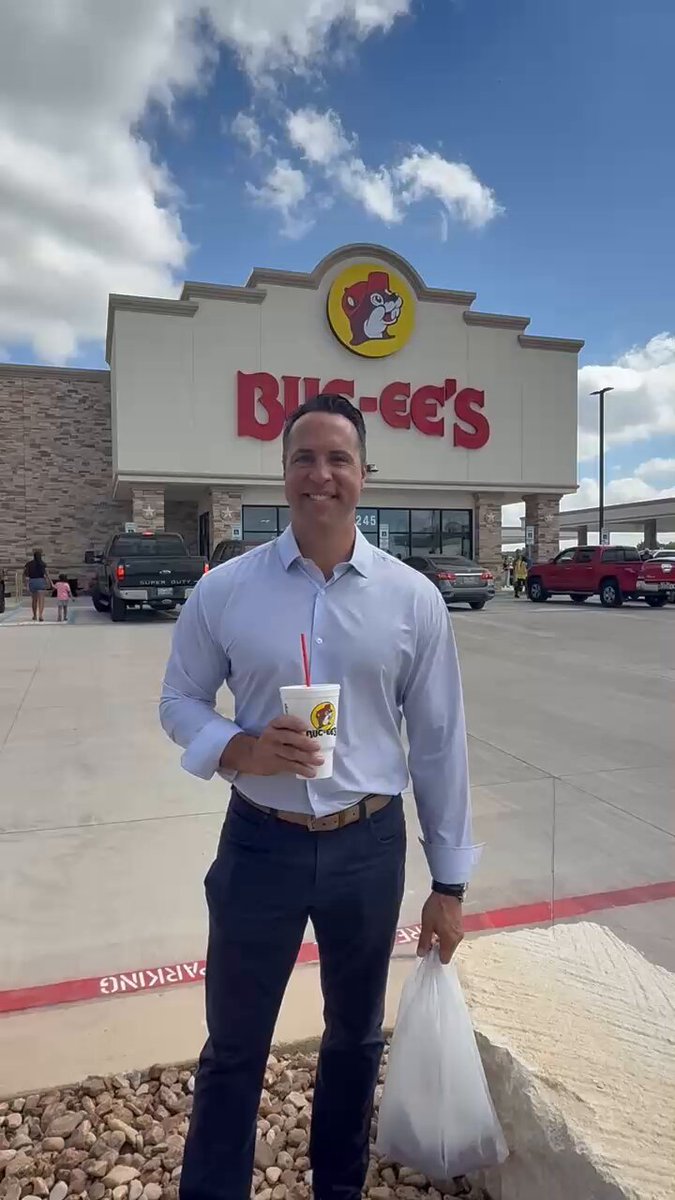 Great to be out at the brand-new Buc-ee's in San Marcos for their ribbon cutting today! Buc-ee's has become a true Texas icon — thank you for bringing more jobs to Central Texas and everything you do for travelers along I-35.