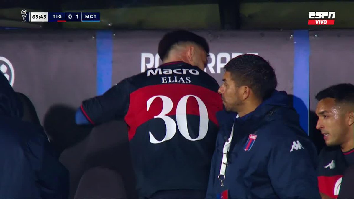 ¿NO LE GUSTÓ SALIR? Jalil Elías explotó de bronca luego de ser reemplazado en el ST en la derrota parcial 0-1 de Tigre con Montevideo City Torque en la ida de los octavos de la CONMEBOL #Sudamericana. 📺 #DisneyPlus Plan Premium (solo en Argentina)