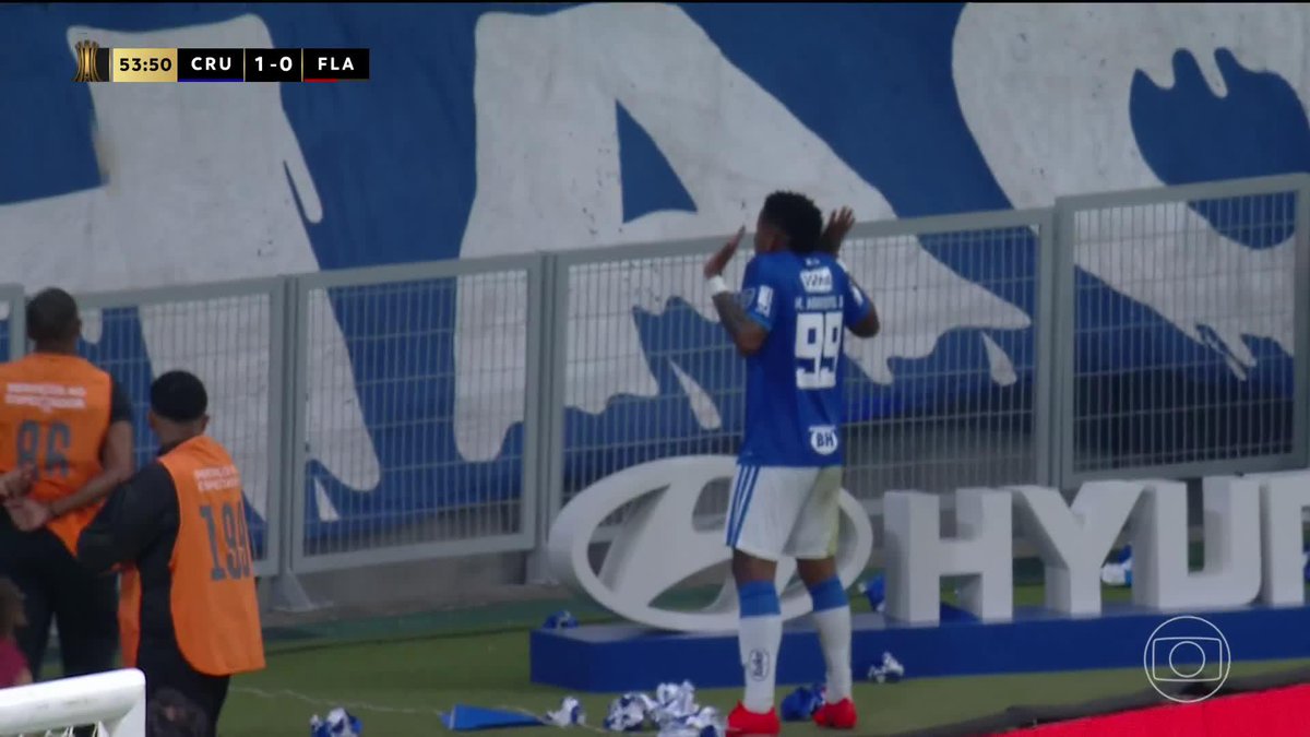 O golaço de Arroyo! Cruzeiro 1x0 Flamengo! 🎥 TV Globo | ge