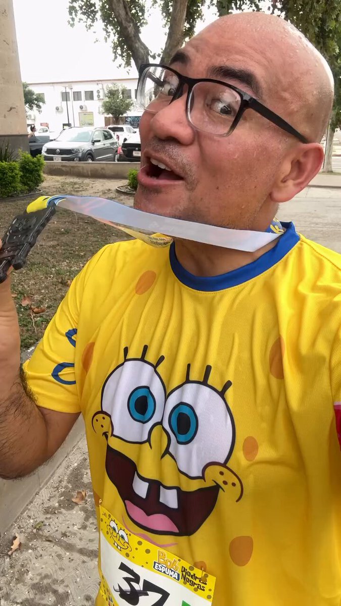 Hay que checarle la computadora a este bro con urgencia JAJAJAJA