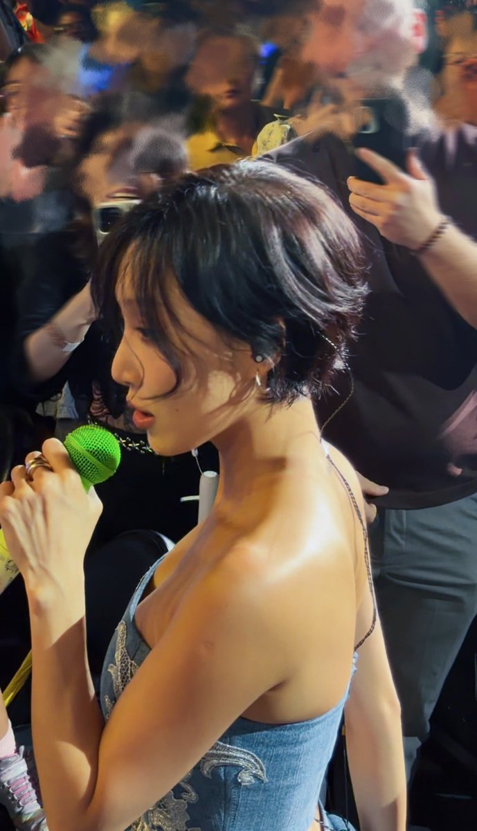 260812 MAMAMOO WORLD TOUR '4WARD' in New York No one told me that MAMAMOO would walk the aisles! They were so incredibly close to us tonight 😭 #Hwasa #안혜진 #MAMAMOO #마마무 #MAMAMOO_2026_US_TOUR #MAMAMOO_2026_WORLD_TOUR #4WARD