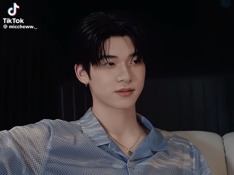 ตี๋สมัย DMD Friendship นี่เอาเรื่องจัด อันตรายต่อใจเด็กสาวมาก ซี่งตอนนั้นยังแจ้มนุ่มมีเบบี้แฟตอยู่เลย แต่หล่ออะ เป็นคนที่พระเจ้าให้เสน่ห์มา แล้วใช้เป็น 🫠