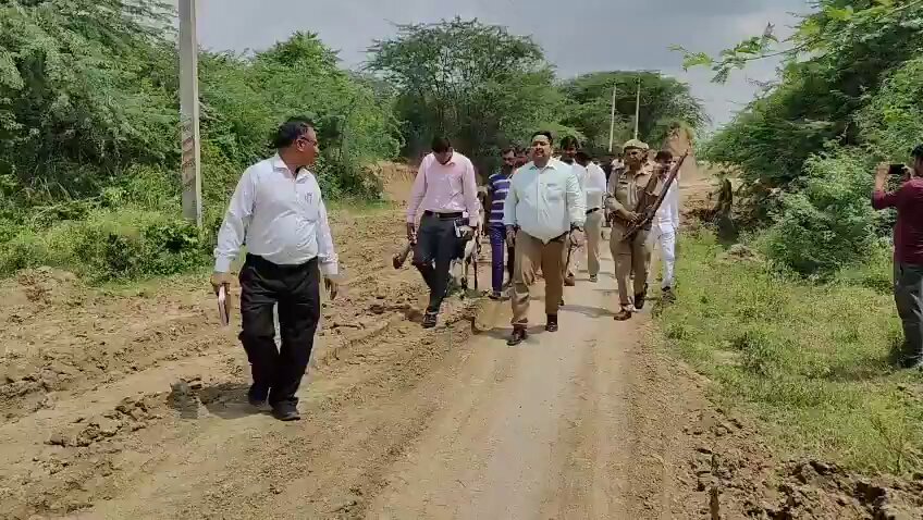 🚨After student protests, officials visit the site to inspect the road leading to the school. Development work is expected to begin soon