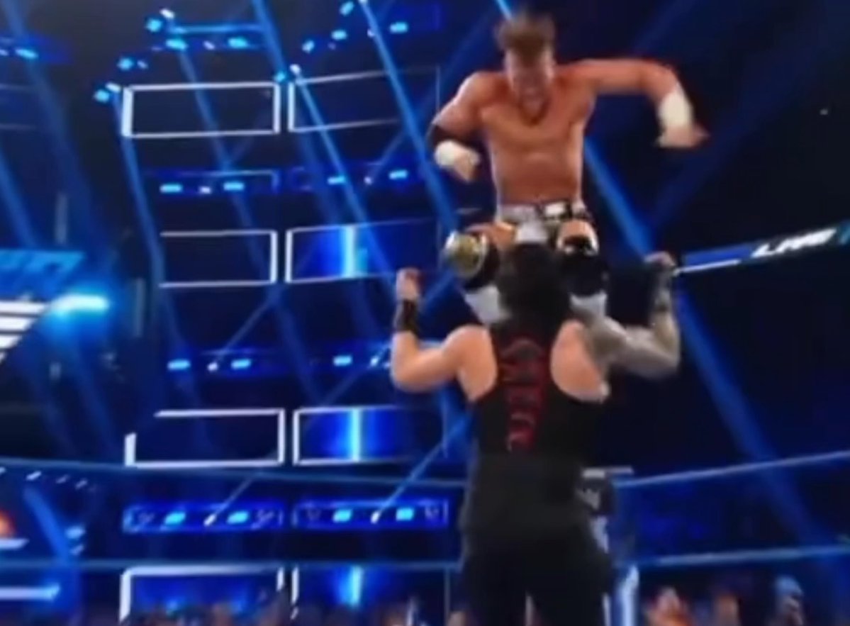 BUDDY MURPHY AND ROMAN REIGNS DESERVE ALL THE FLOWERS IN THE WORLD FOR THIS PERFORMANCE. You just had to be there man. 💐💐💐💐💐💐💐💐💐💐💐💐💐💐