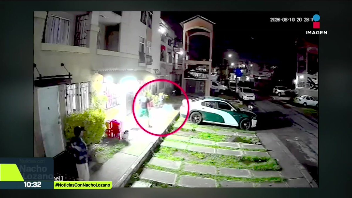 “Güero”, el perro baleado en #Tecamac, #Edomex, agonizó al menos 40 minutos antes de morir. El agresor fue identificado como un instructor de tiro en un cuerpo de #seguridad. Le habría disparado por morder a su hijo de 8 años. #ImagenNoticias de la Noche platicó con vecinos: