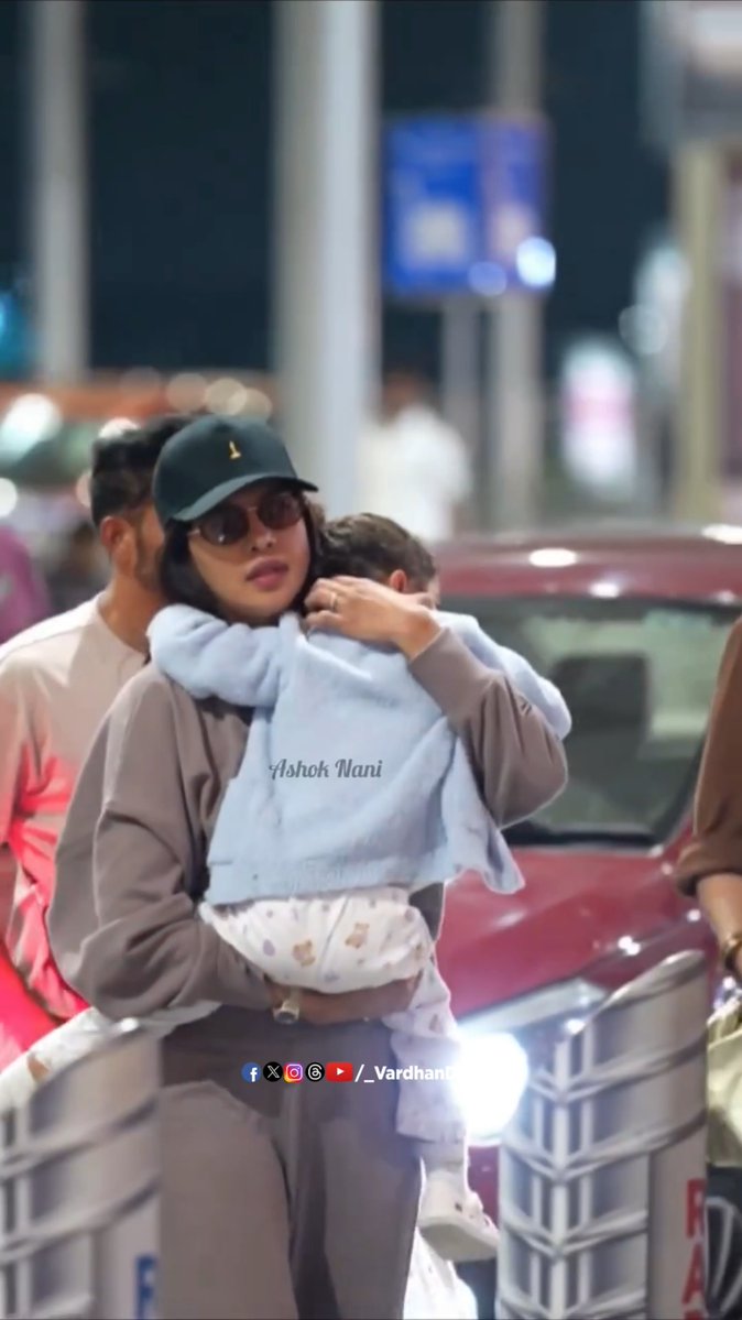 Mandakini #PriyankaChopra leaves Hyderabad. #MaheshBabu | #Varanasi