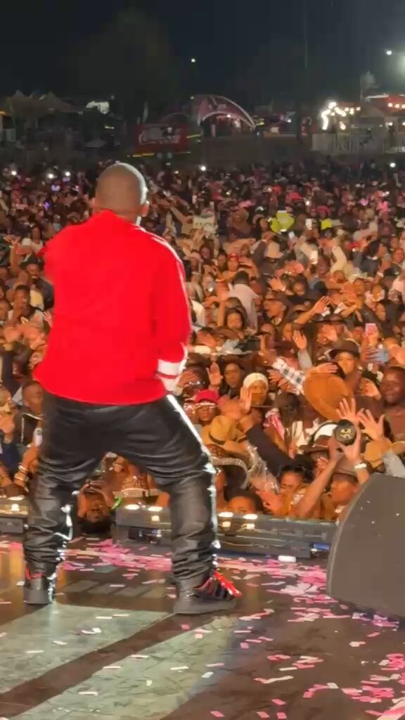 ZeeNation Fest Highlights! President ya Straata 👨🏾‍💼 retuned to ZeeNation Fest after a hiatus in 2025. He gave the crowd an unforgettable performance of some of his biggest hits. Watch him performing Gupta! #zeenationfest #slikouronlife