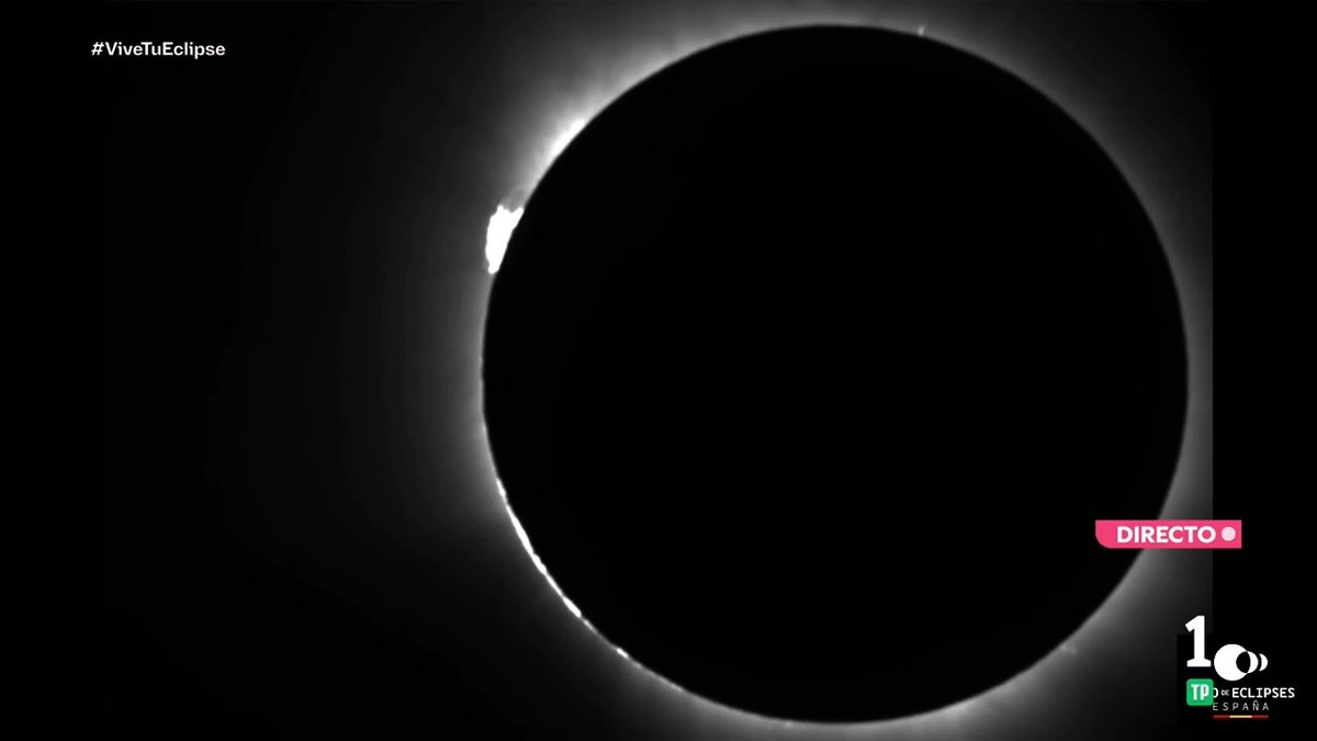 🌘 Aquí la Tierra - con . y Marc Santandreu - vivió un DÍA HISTÓRICO con su despliegue especial. 🌘 En sus dos horas y media promedió 1.768.000 espectadores, 24,7% y 5.545.000 contactos en La 1 y el Canal 24 horas. 🌘 Su segundo tramo, en pleno eclipse total, fue lo más visto del día: 2.381.000, 30,5% y 3.817.000 espectadores únicos. 🌘 MÁXIMA CUOTA en la historia del programa. 🌘 #LÍDER en todos los públicos de 4 a más de 75 años y en todos los territorios. #Audiencias #ImparablesRTVE #EclipseRTVE