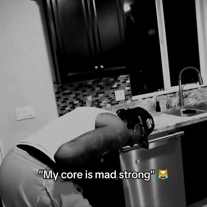 Ex almost ended Silky career 🥊 This nigga know he don’t be in the lab idk why tf he tried this 😂✌🏾