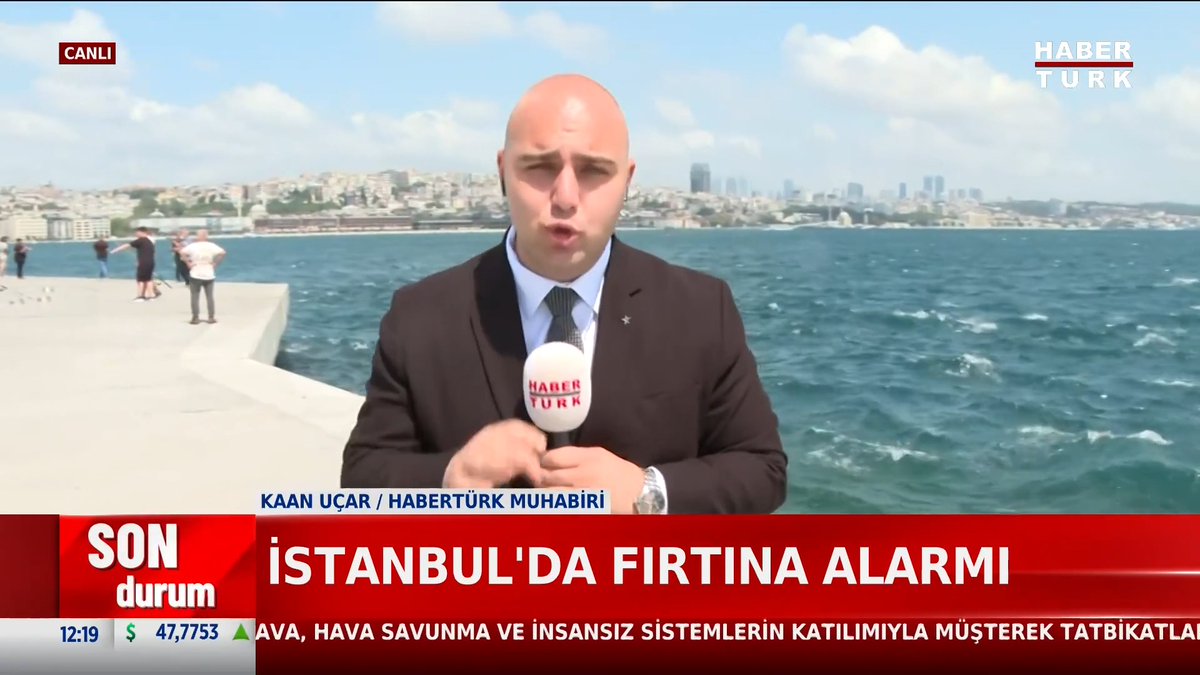 #SONDURUM - İstanbul'da fırtına alarmı! Kuvvetli rüzgar başladı.