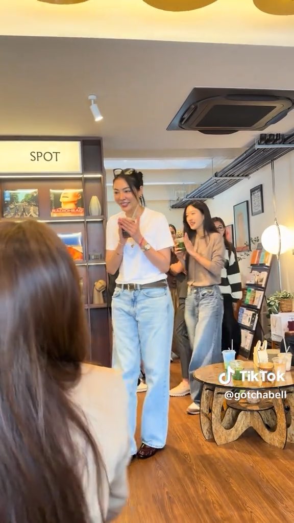 ขนาดเบลยังยกให้เป็นพ่อเมะเลย ตานั่นอะยืนข้างใครกลายเป็นเคะหมด 🤣🤣 (อะตอมน่ารักมาก ฮือๆๆๆ ลูกแม่) #FayePeraya #AtomPariya #FayeAtom
