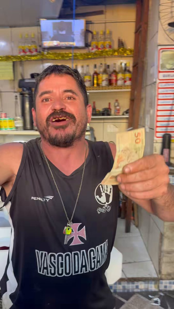 ✍🏻💢| APOSTA PAGA Estagiário veio tomar aquele cafezinho. Aí presencia aquele puro suco de Tijuca Rio de Janeiro. Dono de padaria flamenguista, apostou que o Fluminense F.C. eliminaria o Vasco da Gama Ai o resultado….