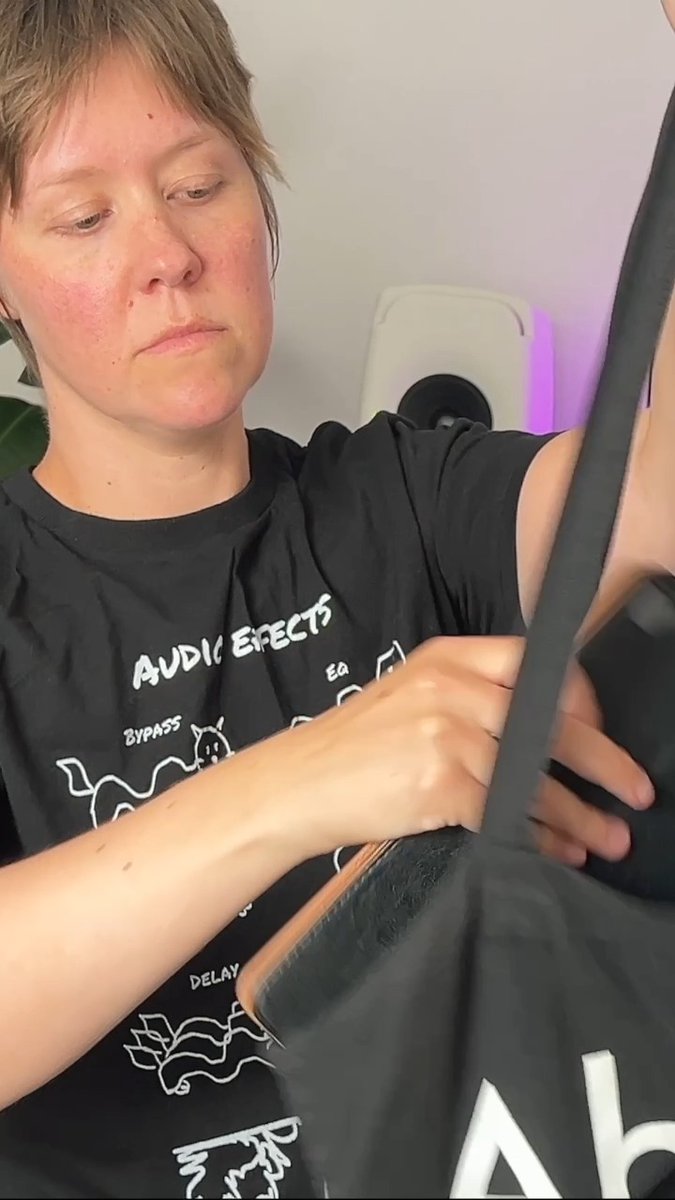 With Note, you can start making a track anywhere and continue the flow in Live back at the studio. Watch how LNA Does Audio Stuff does it in her new tutorial.