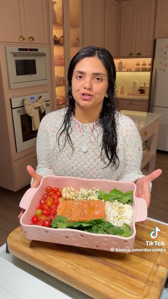 poucas coisas me irritam mais do que ver alguém gastando uma peça saborosa de salmão pra fazer essas receitas de preguiçoso