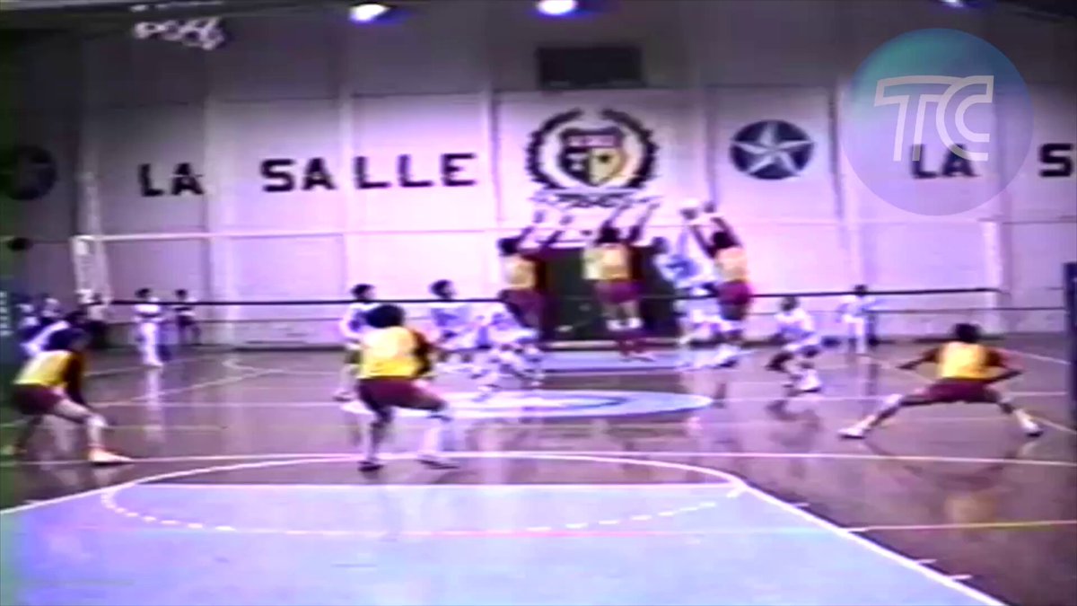 Así eran las finales provinciales de cualquier deporte cuando jugaban Guayas y Pichincha. Acá la final nacional de volley en 1987. #Juevesdehistoriaenimagenes