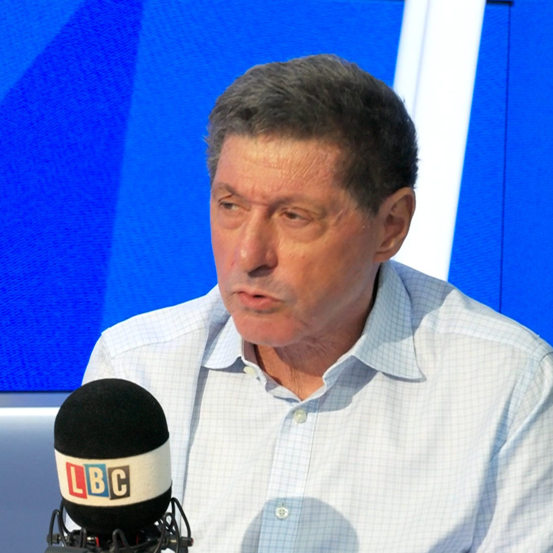 "Oh, it's sunny today! I'm not going to murder anyone." Jon Sopel is 'lost for words' in front of Donald Trump's logic that 'more daylight' will bring crime rates down.