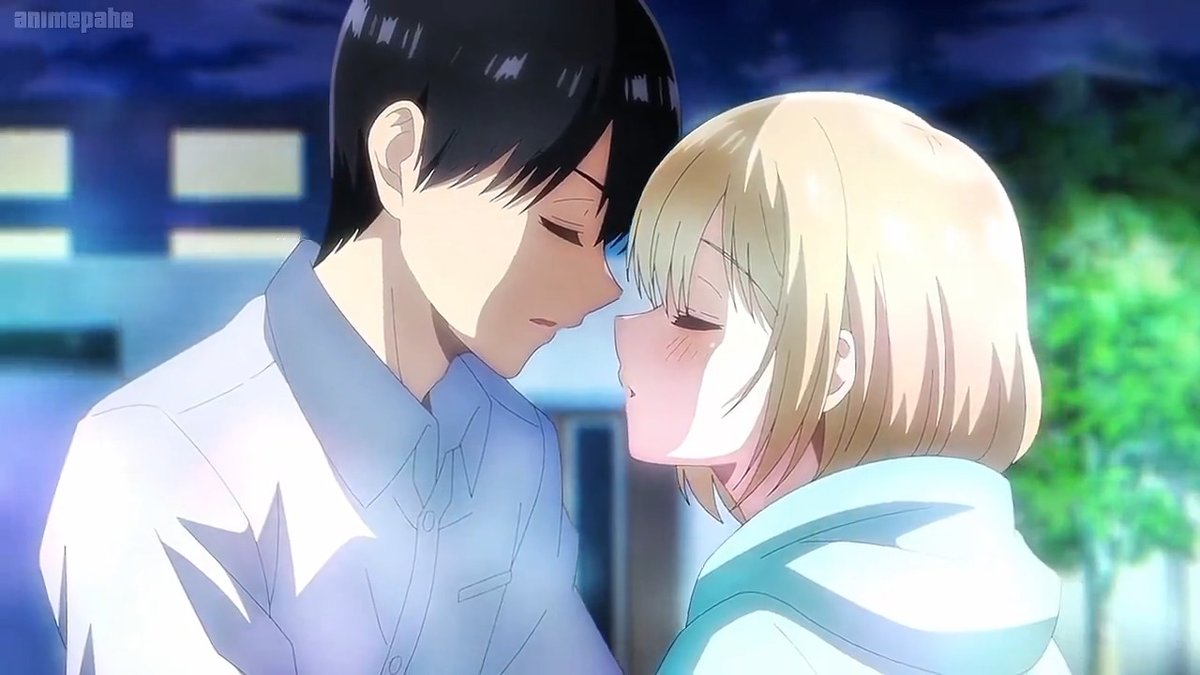 She got jealous 😭 You can see her slowly losing it the closer they get to actually kissing
