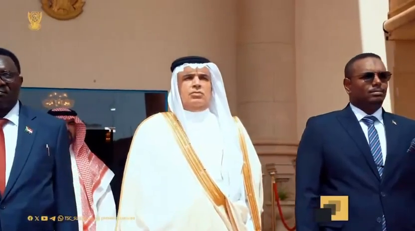 في القصر الجمهوري بالخرطوم.. رئيس مجلس السيادة السوداني عبدالفتاح البرهان يتسلم أوراق اعتماد السفير السعودي زيد الحربي