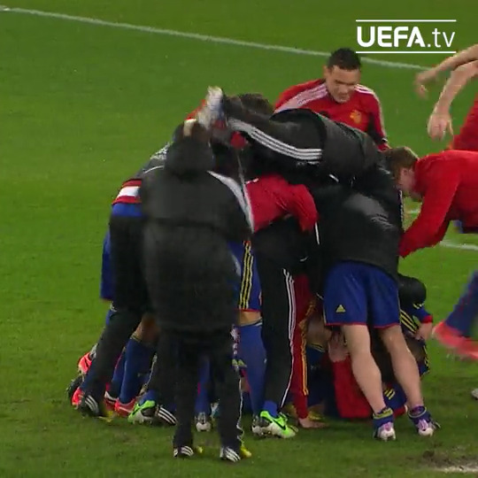 En 2013, Basilea accedió por PRIMERA VEZ EN SU HISTORIA a semifinales de la Europa League. El volante se encargó del PENAL DEFINITIVO vs Tottenham.