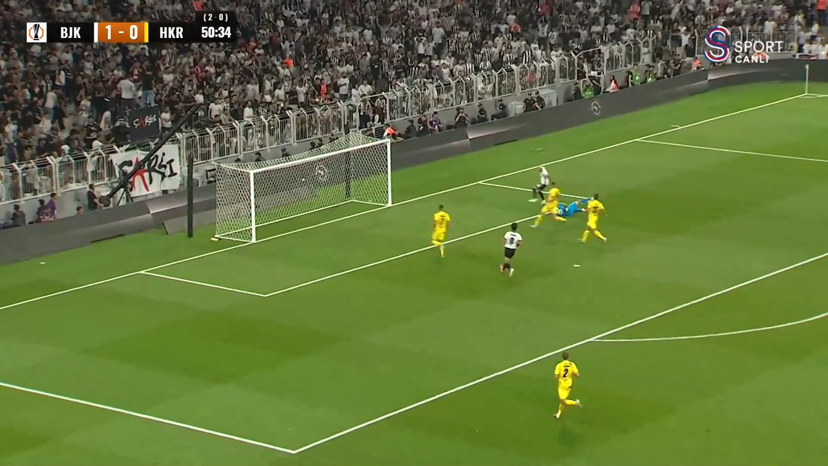 ⚽ Beşiktaş'ın Cerny ile 2. gole yaklaştığı pozisyon. 📲 Sporun Ev Sahibi S Sport Plus! 𝗔𝗥𝗘𝗡𝗔𝗬𝗟 koduyla indirimli izle 🎉 👉 #işbirliği S Sport Plus