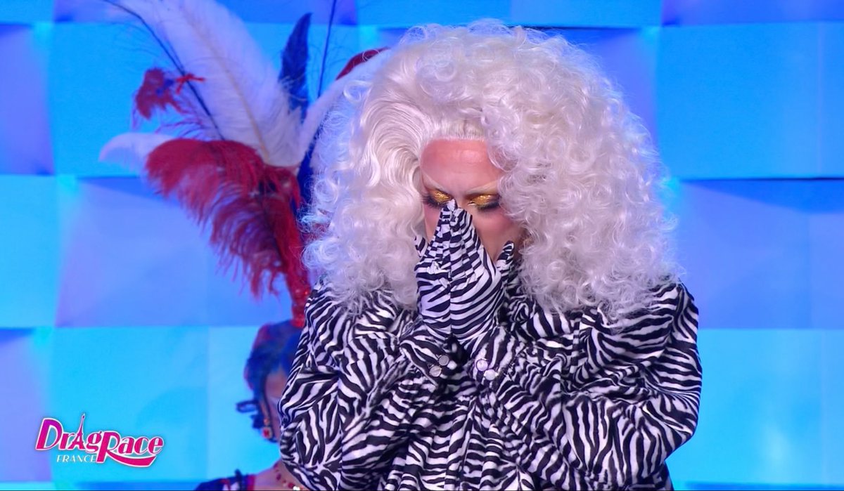 Was it completely unnecessary for Nicky to get out of her seat? Yes. Was it extremely camp? Also yes #DragRaceFrance