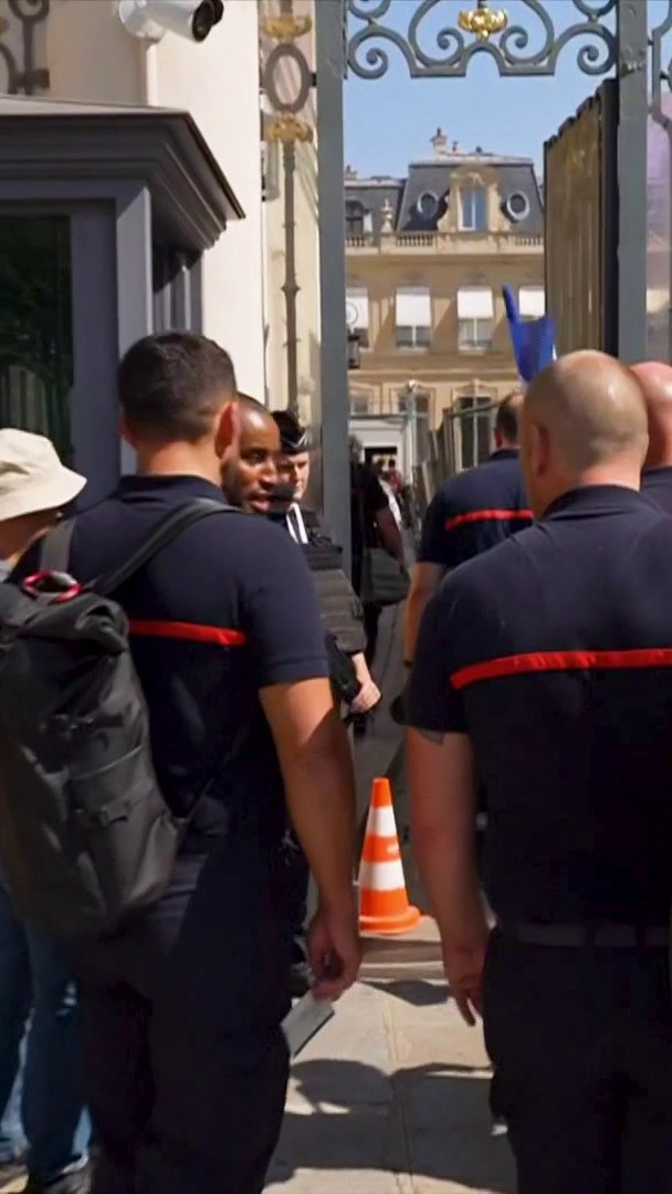 🔴 🚒 Déçus de leur rencontre avec Laurent Nuñez, les neuf syndicats de pompiers appellent à une "grande mobilisation", le 29 septembre prochain. #canal16