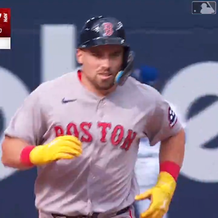 Pinkies up for this Durbin grand slam!