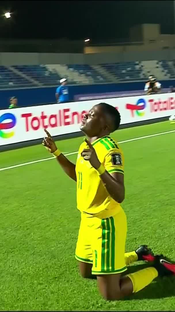 Hildah Magaia 🤝 Thembi Kgatlana Banyana Banyana are one goal closer to the #FIFAWWC tnter-confederation play-offs 🇿🇦💥 📺 Stream #TotalEnergiesWAFCON2026 on DStv: