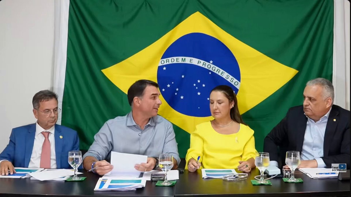 O ESTADO ABRIU A PORTA. A VÍTIMA PAGOU COM A VIDA. Um condenado a 32 anos saiu no feriado, não voltou e matou a mãe adotiva, além de estuprar as irmãs. O Congresso acabou com as saidinhas. O PT votou contra, Lula vetou e o STF restringiu o alcance da nova lei. Enquanto criminosos recebiam o benefício, Bolsonaro nem pôde receber os filhos no Dia dos Pais. Chega de garantismo seletivo. Implementem o Cadastro Nacional de Estupradores e coloquem as famílias acima do conforto dos criminosos.