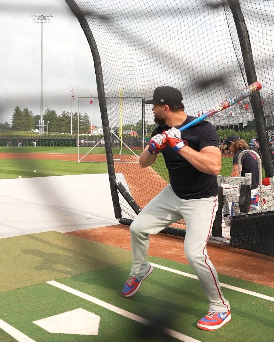 Hitting Schwarbombs into the corn 🌽