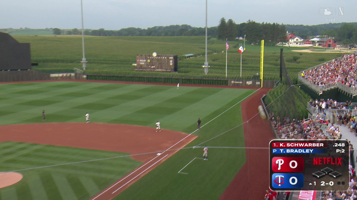 A LEADOFF SCHWARBOMB INTO THE CORN 🌽😱 Philadelphia Phillies take the lead in Iowa! #MLBatFieldOfDreams with Phillies vs Twins is LIVE NOW on Netflix.