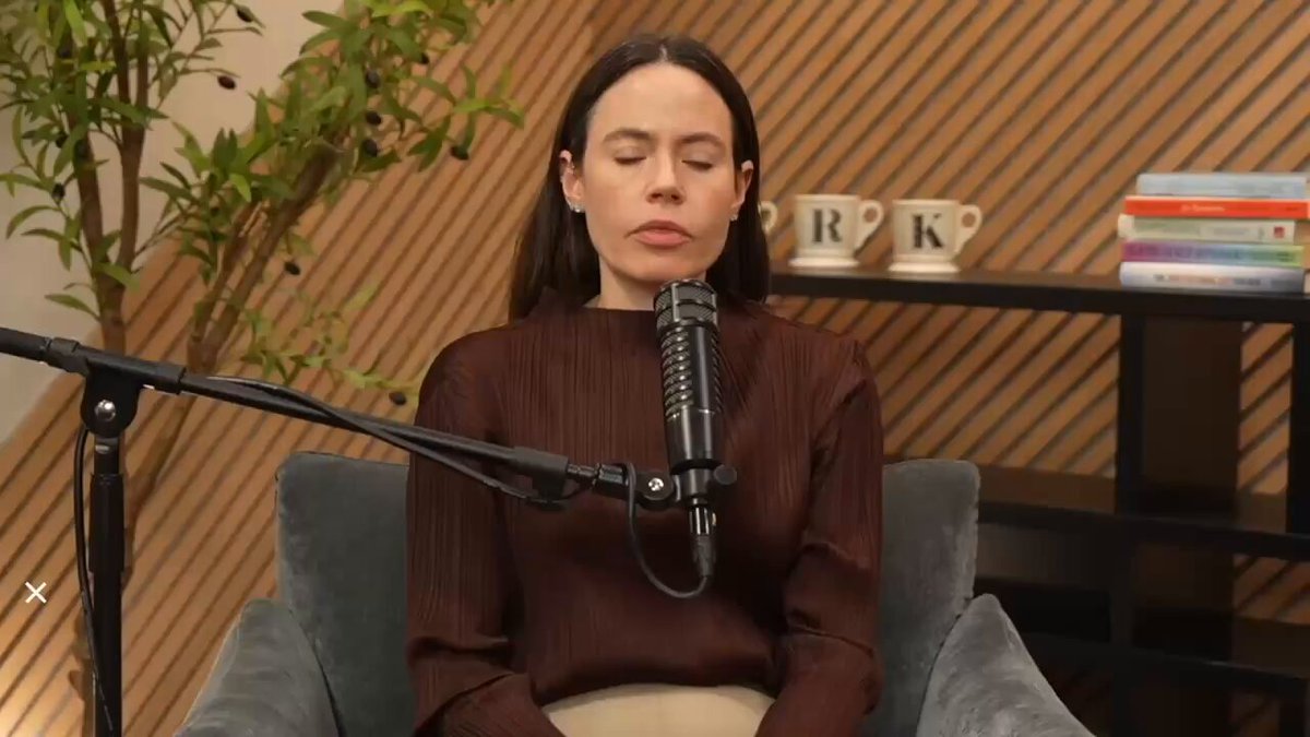 Tesla’s 2030 story could end up being way bigger than cars! ARK’s Tasha Keeney sees robotaxis as a $30T+ opportunity, and Tesla already has two big advantages: manufacturing scale and billions of miles of real-world driving data. Then you add Optimus and potentially AI compute in space through the Tesla–SpaceX Terafab plans. Robotaxis. Humanoid robots. Orbital AI. Three huge bets, all potentially starting to come together before the end of the decade. $TSLA $SPCX